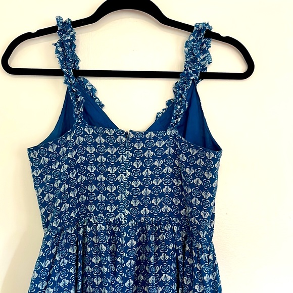 Banana republic heritage collection cocktail tea dress. Size 4P. Blue and white. - Picture 4 of 5